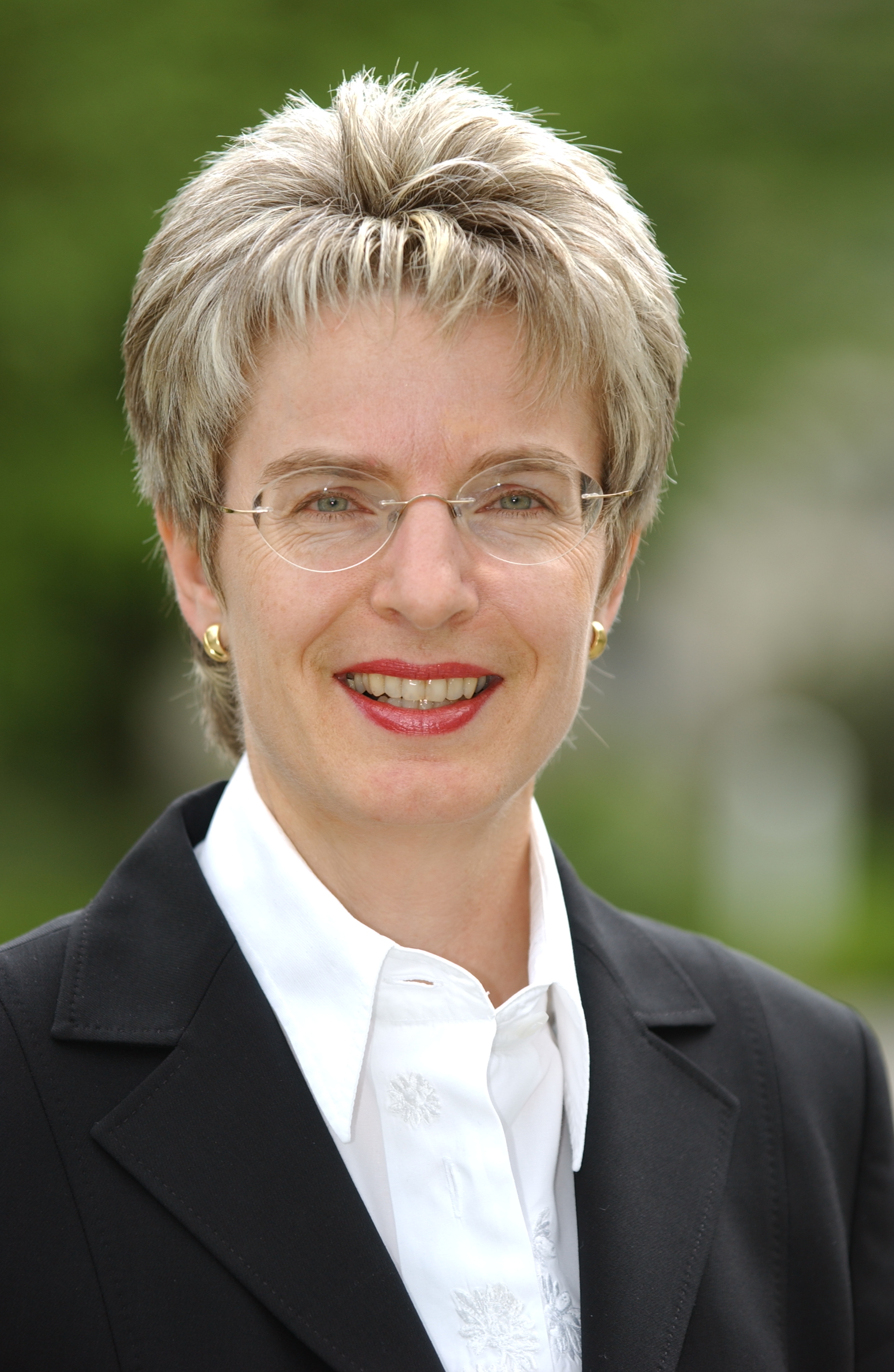 Dr. Ursula Widmer